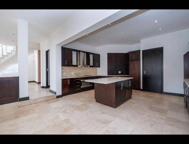 4 BEDROOM HOUSE FOR SALE IN SANDOWN